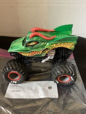 470-Monster Jam Green Dragon Die Cast Monster Truck